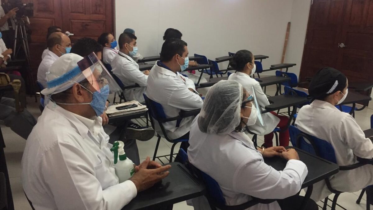 Médicos del hospital Bertha Calderón continúan proceso de actualización científica