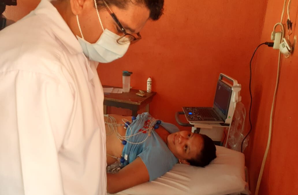 Habitantes de la Colonia 14 de Septiembre reciben atención médica de alta especialidad