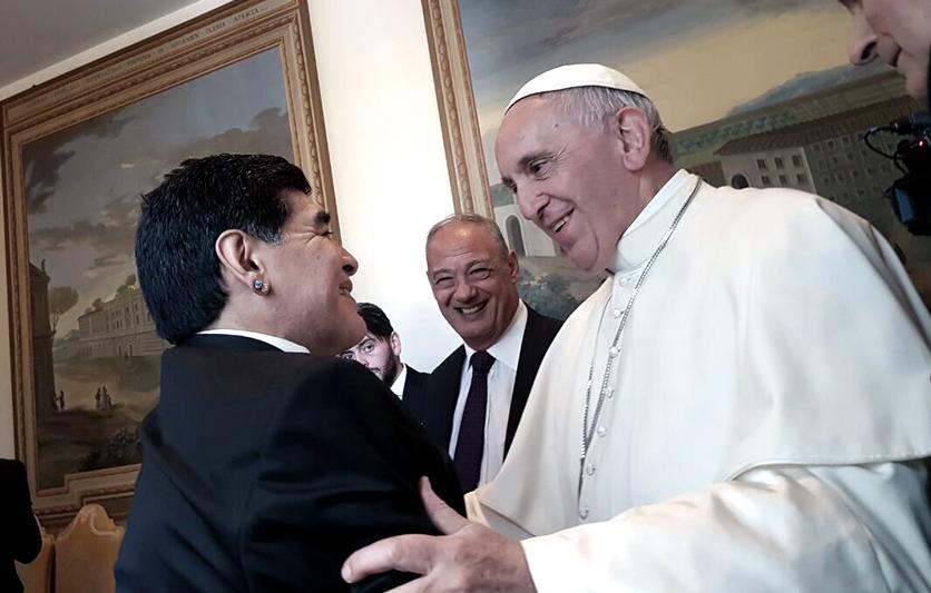 Papa Francisco recuerda sus encuentros con Maradona