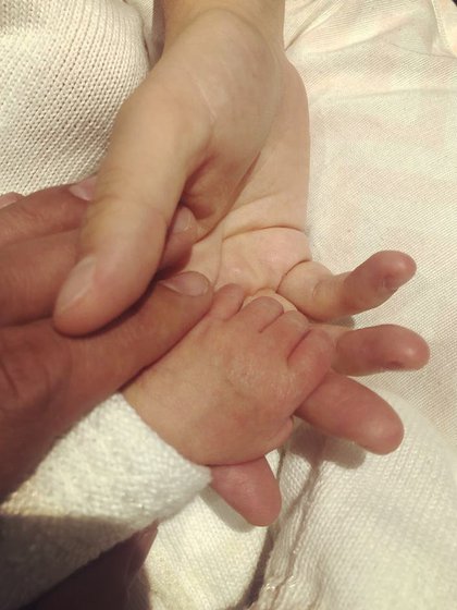 Dulce María enternece a sus fans al publicar foto junto a su bebé