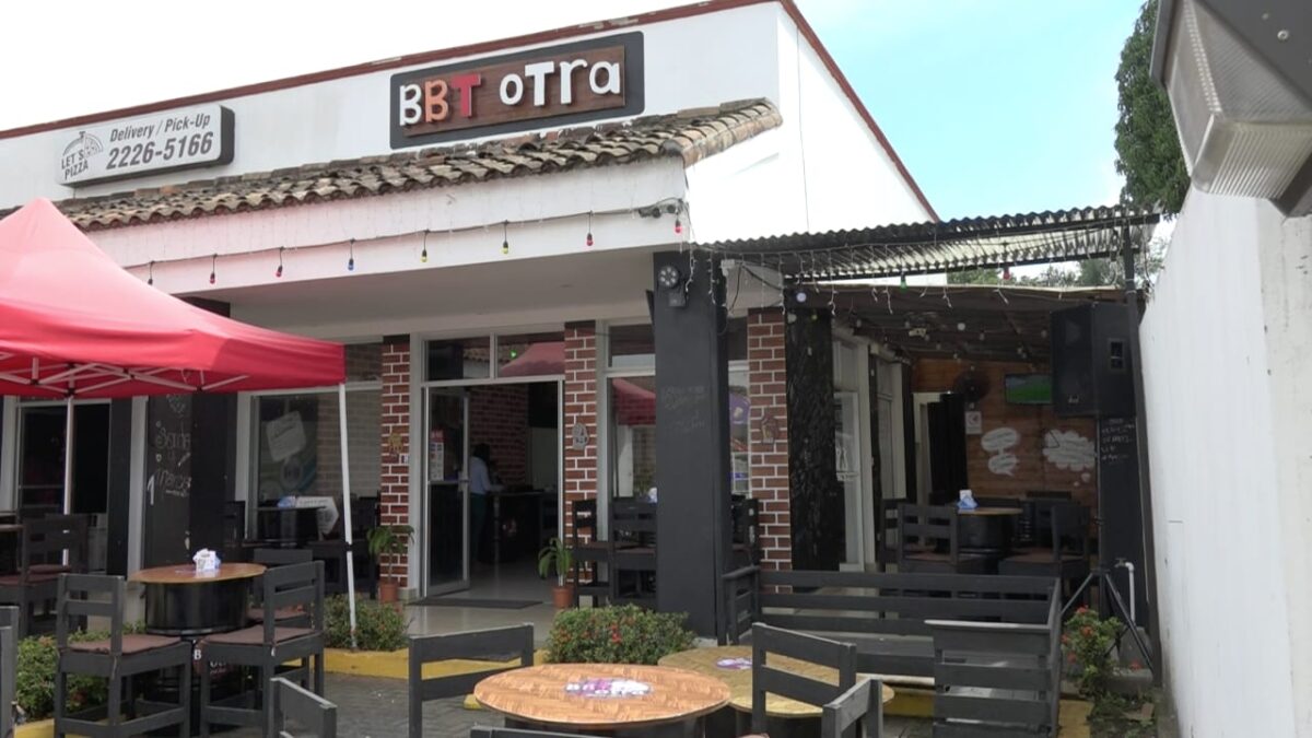 Restaurante- bar BBT oTra, un emprendimiento exitoso a tres meses abierto al público