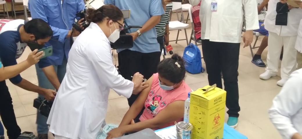 Aplican segunda dosis de vacuna contra la Covid 19 en el Hospital Lenin Fonseca