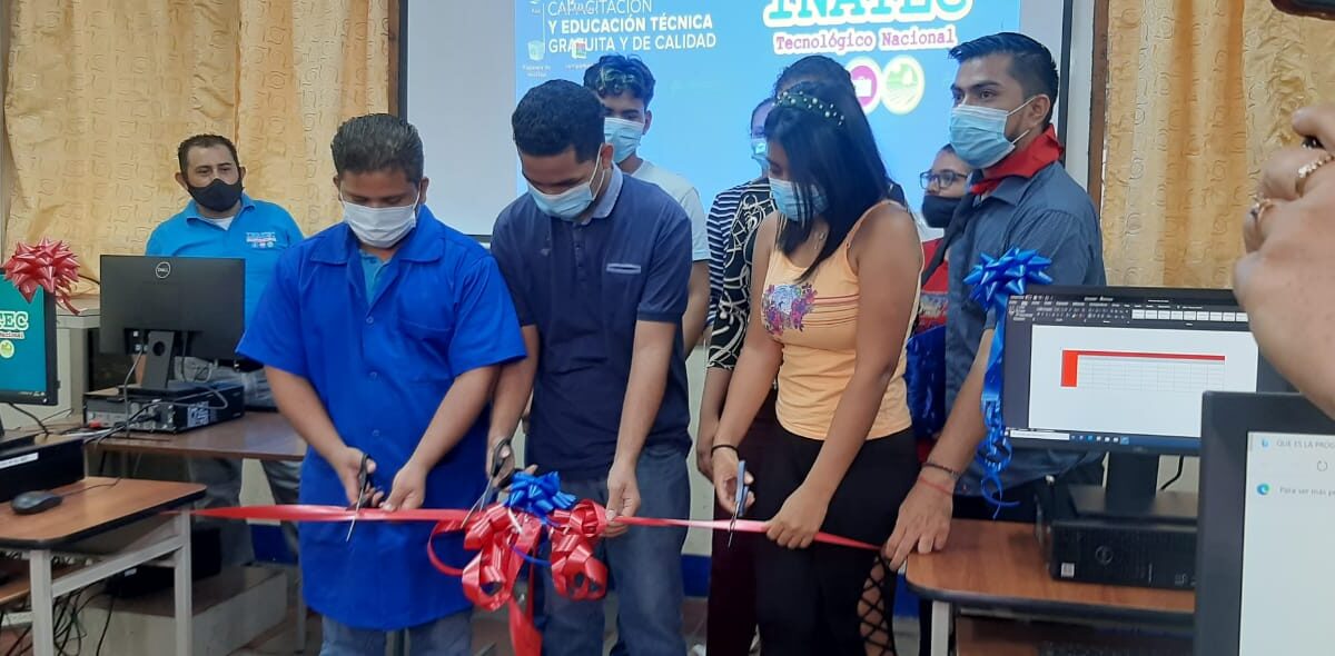 Inauguran taller de computación en el Tecnológico Hugo Chávez
