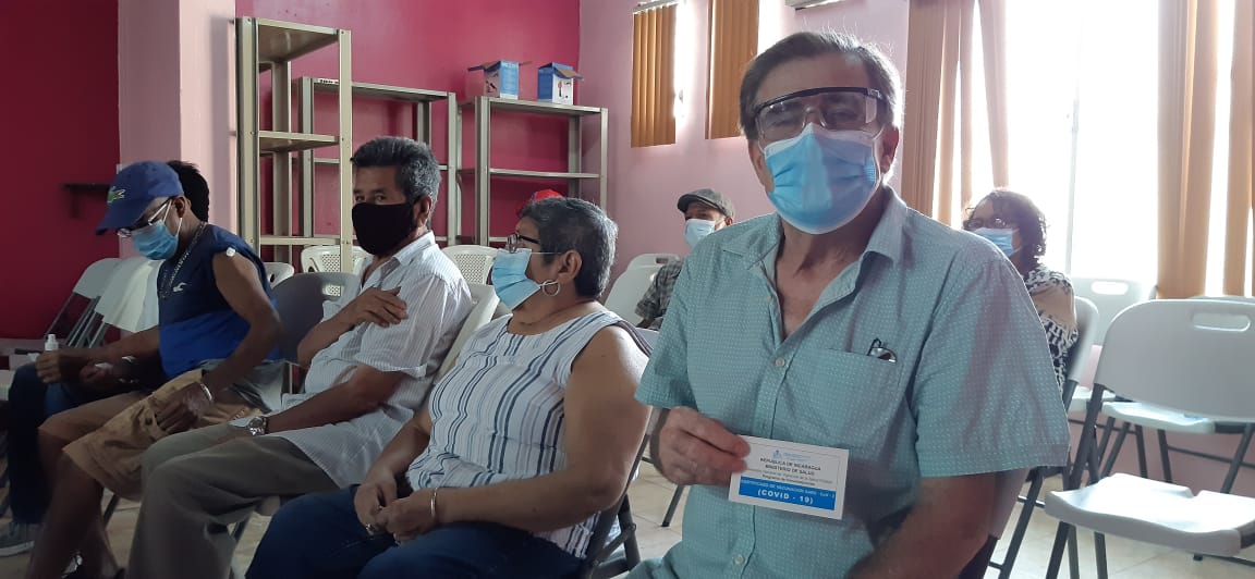 Extranjeros en Nicaragua son inmunizados contra el Covid-19