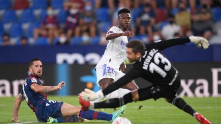 Asistencias de Vinicius Jr. evitan derrota del Real Madrid ante el Levante