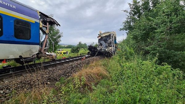 Tres muertos y varios heridos en un choque de trenes en República Checa