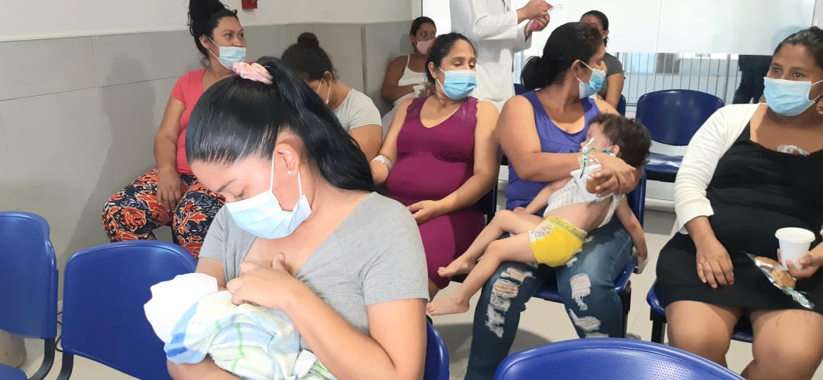 Nicaragua: mujeres lactantes pueden vacunarse contra la Covid-19