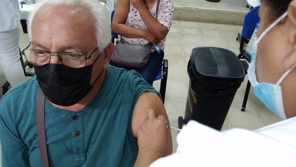 Ordenada y esmerada la vacunación contra Covid-19 en el hospital Lenin Fonseca