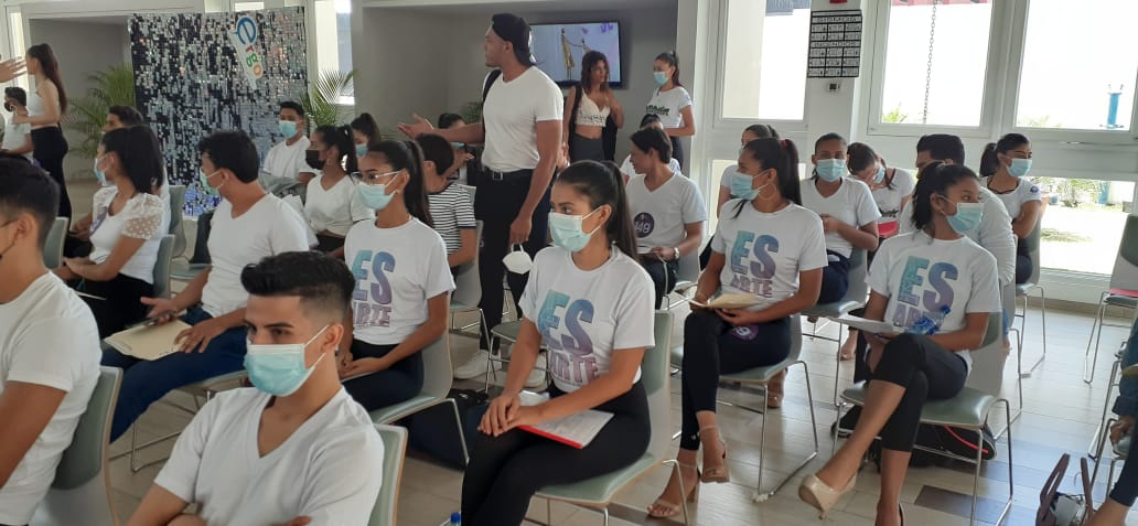 Más de 200 jóvenes asisten al primer casting de modelos de Nicaragua Diseña