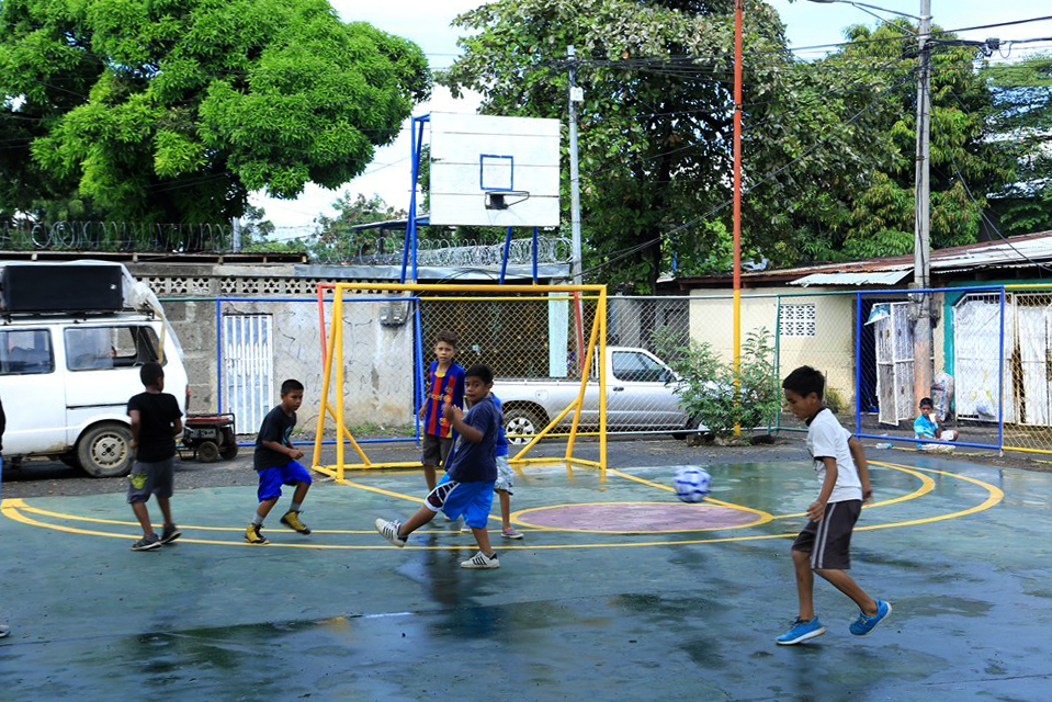 Remodelan cancha deportiva en el barrio Pantasma de Managua