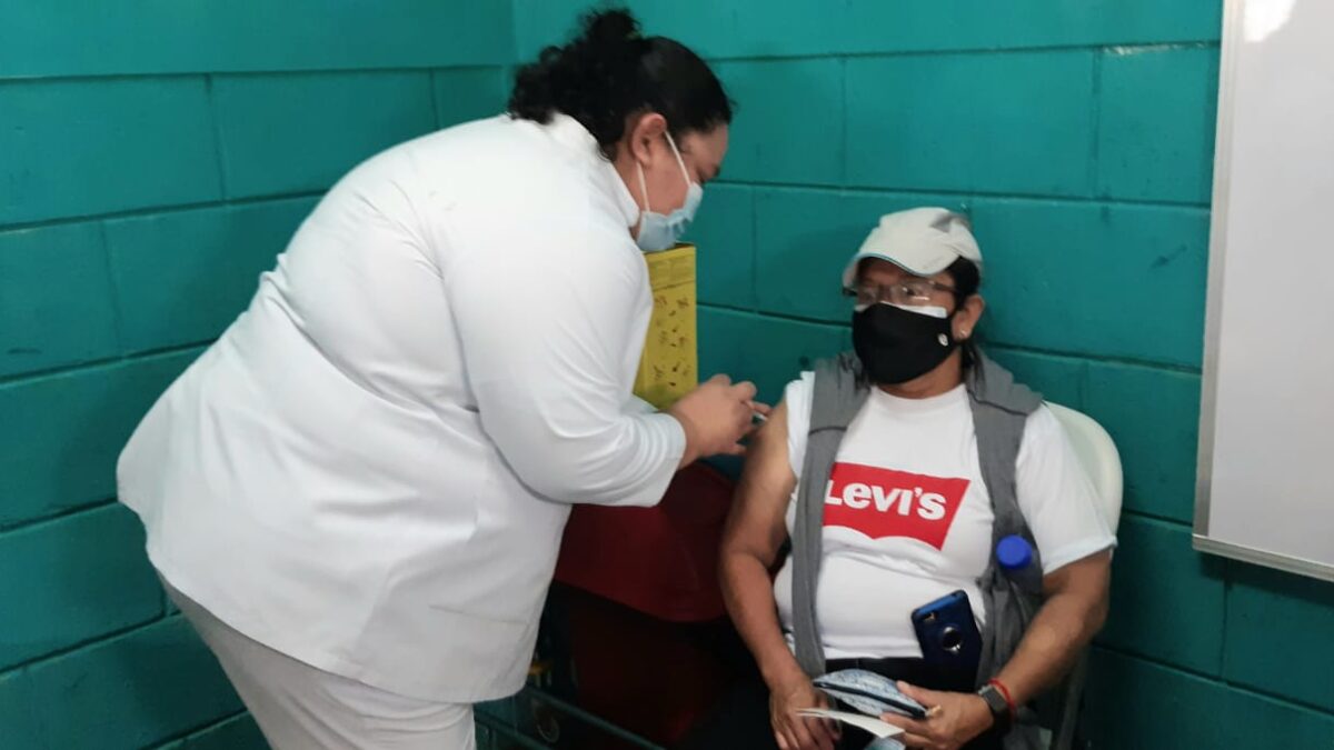 Intensifican jornada de vacunación contra la Covid-19 en Nicaragua