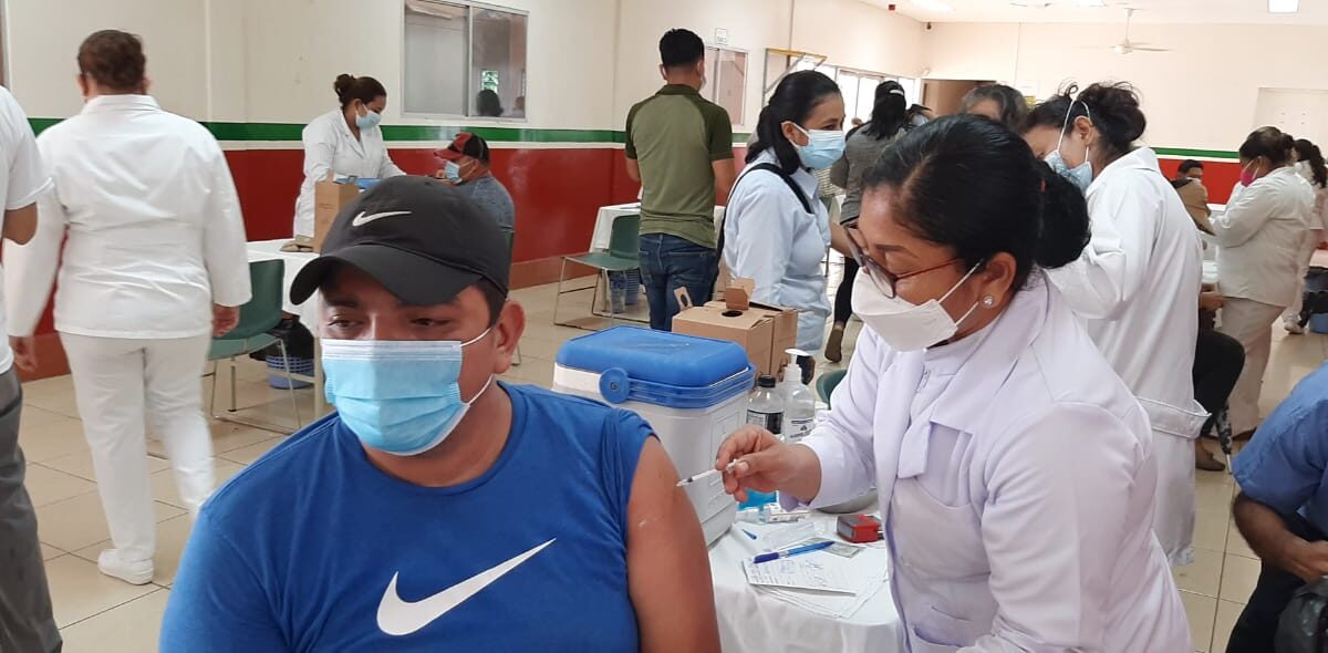 Reanudan vacunación voluntaria contra la Covid-19 en Managua