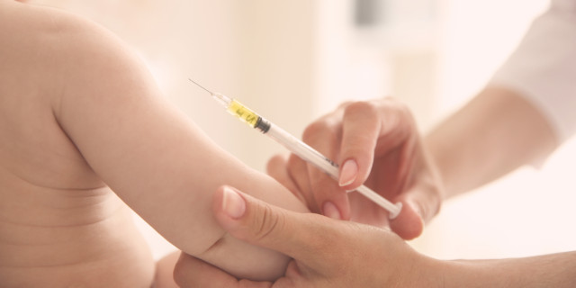 Hungría dona vacunas infantiles contra varias enfermedades a Ecuador