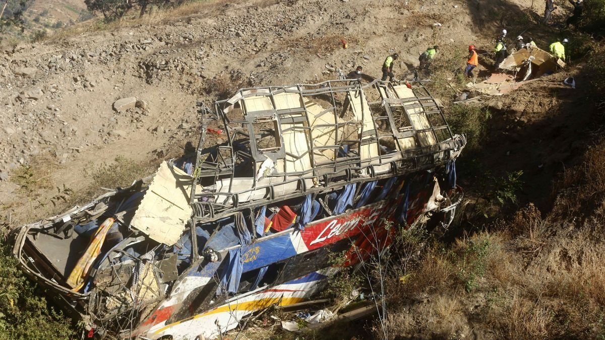Bolivia: accidente de autobús deja un saldo de 21 muertos y varios heridos