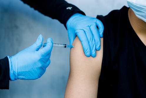 Más del 70% de habitantes son vacunados contra la Covid-19 en España