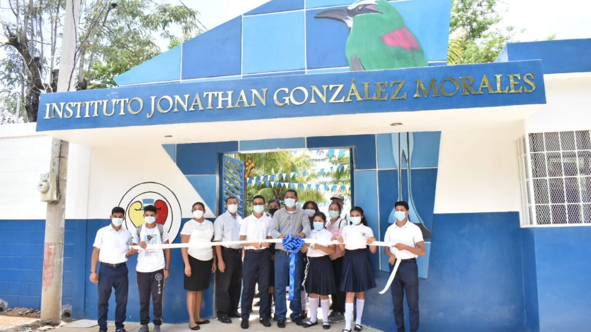 Entregan obra de mejoramiento del instituto Jonathan González en El Sauce, León
