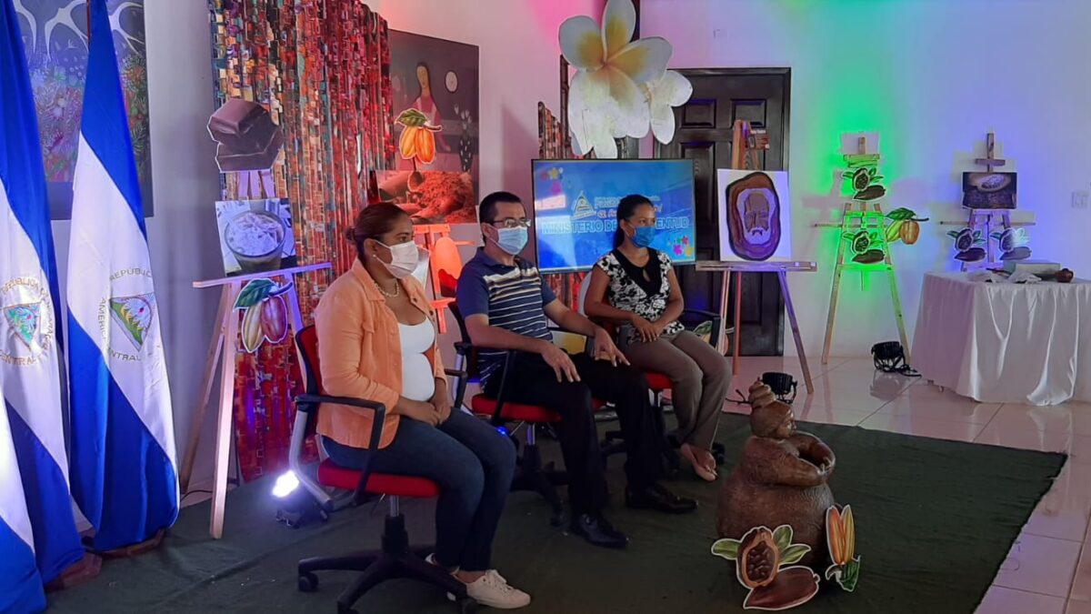 Jóvenes realizan lanzamiento oficial de la Expocacao