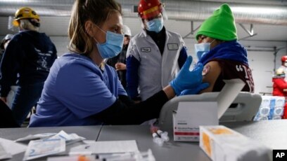 EE.UU.: compañía despide a empleados por no vacunarse contra la Covid-19