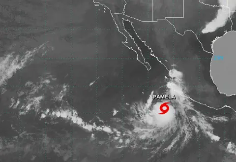 México en alerta por formación de la tormenta tropical Pamela