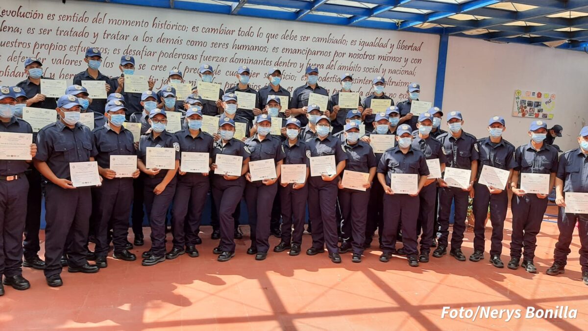 Gradúan a más de 40 nuevos bomberos en Nicaragua