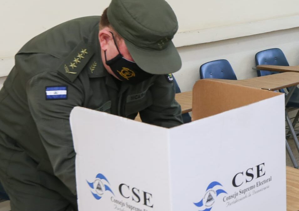 General Julio Cesar Avilés reafirma compromiso del Ejercito con el CSE