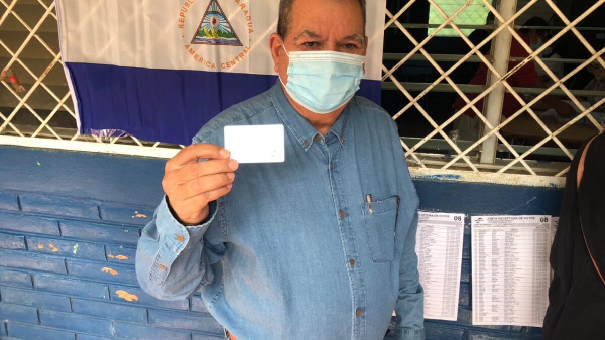 Mayor afluencia de población en centros de votación de Managua