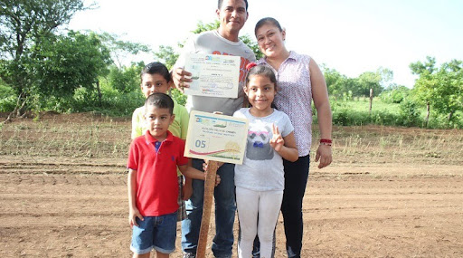 Nicaragua: 30 mil familias acceden a lotes de tierra para vivienda