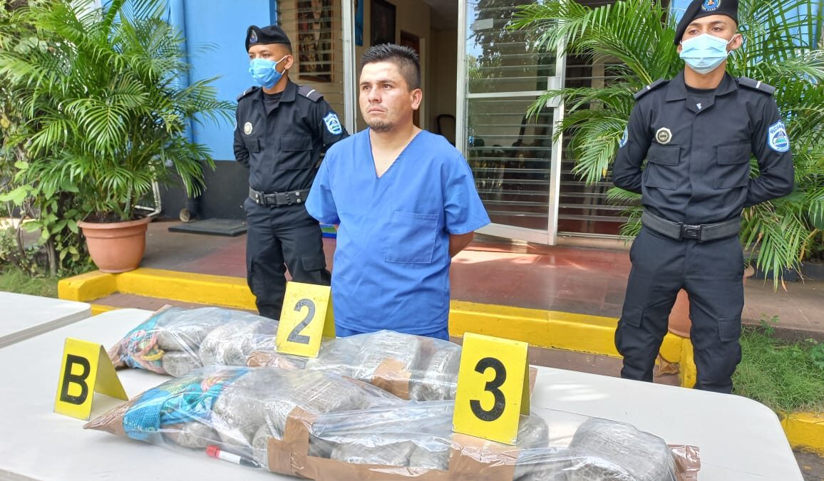 Capturan a tres sujetos por homicidio y tráfico de drogas en Chinandega