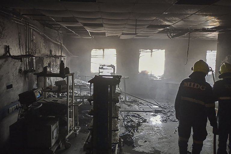 India: incendio en un hospital deja al menos 10 personas muertas