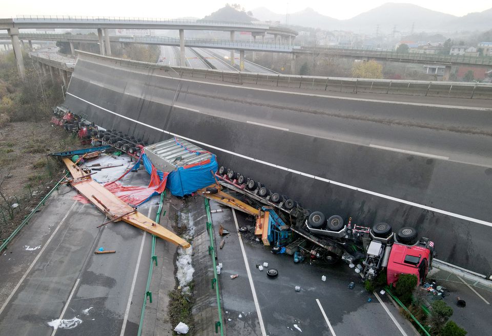 Cuatro personas mueren en el colapso de un puente en la provincia China