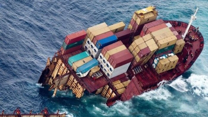 Nueve muertos deja naufragio de un carguero en China