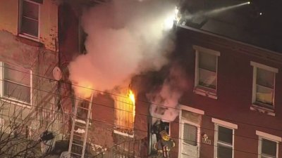 13 personas fallecen al incendiarse apartamento en EE.UU.