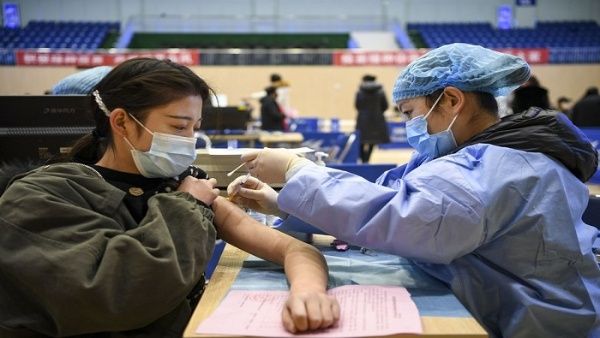 China: 86,4% de su población cuenta con dosis completa de vacunación