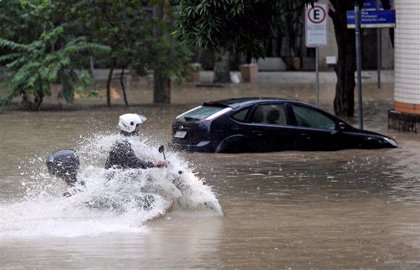 Uruguay: fuertes lluvias dejan múltiples daños materiales en Montevideo