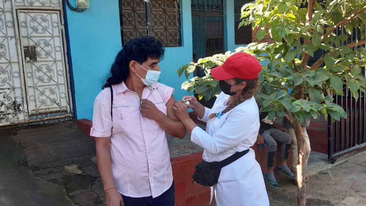 Menos casos de Covid-19 en Nicaragua por aumento de vacunación