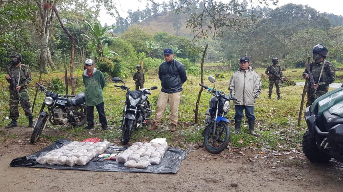 Ejército de Nicaragua incauta al menos 100 óvulos de marihuana en Jalapa