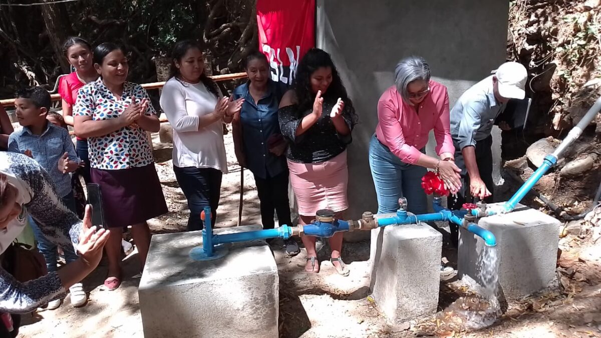 Inauguran nuevo pozo de agua en la comunidad Los Gómez