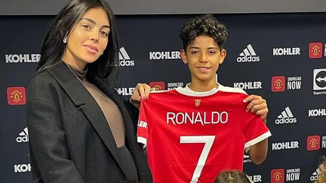 Manchester United ficha al hijo mayor de Cristiano Ronaldo