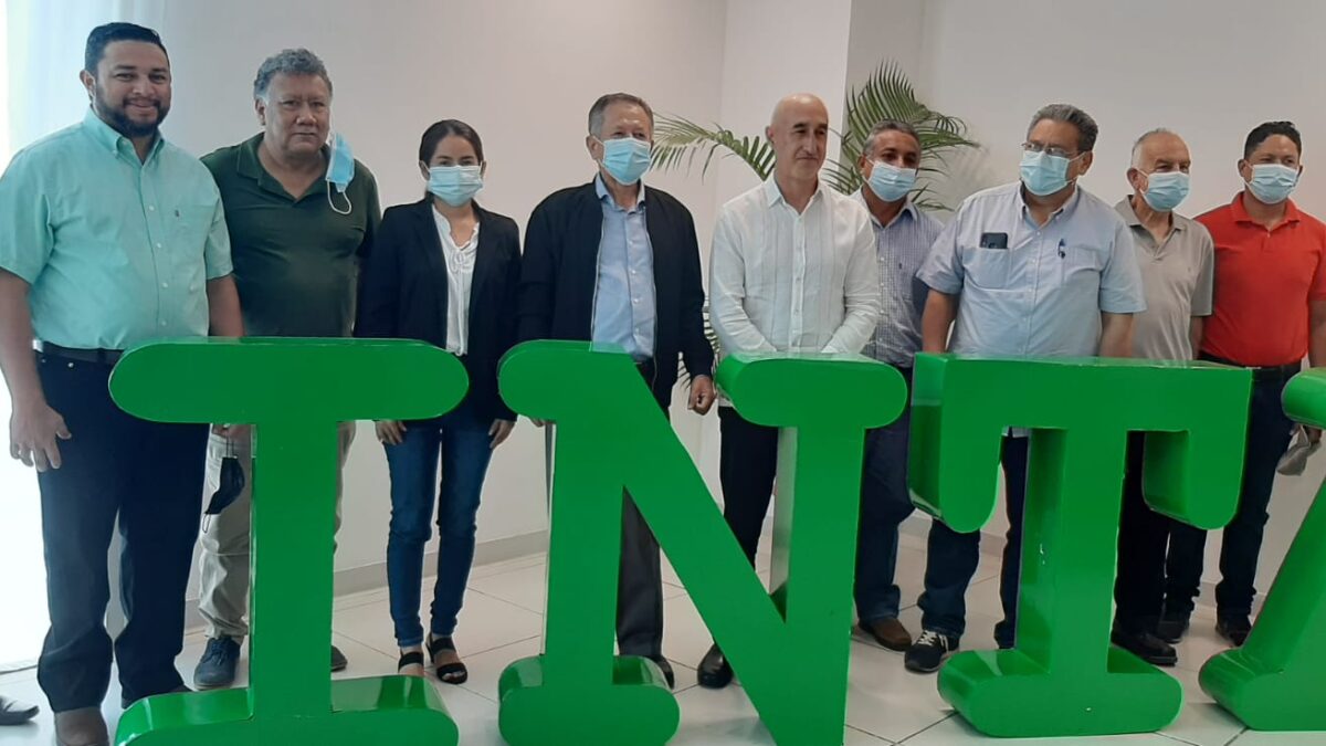 Nicaragua recibe al director del Centro Internacional de Agricultura Tropical