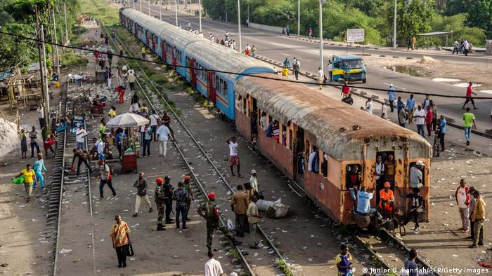 Asciende a 75 los fallecidos por tren descarrilado en el Congo