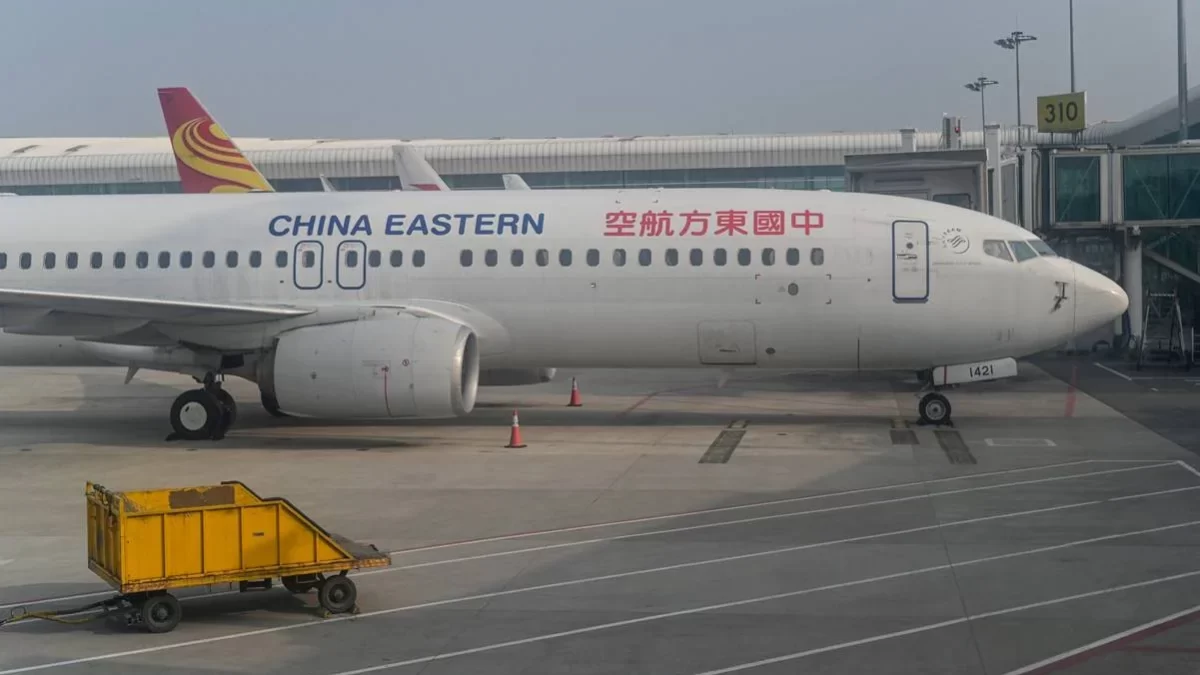 Avión con 132 personas a bordo se estrella al sur de China