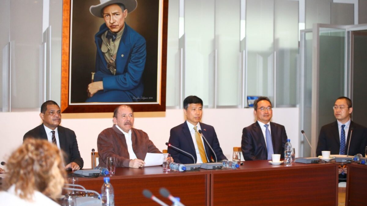 Presidente Daniel Ortega se reúne con la delegación de empresa PowerChina