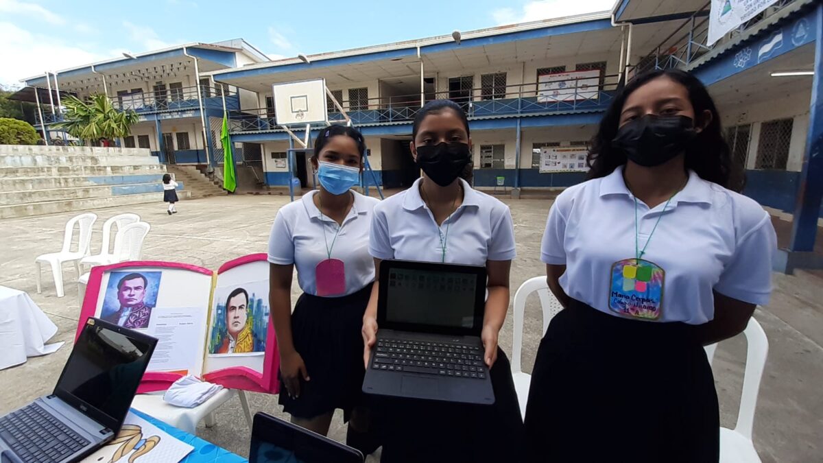 Estudiantes nicaragüenses crean aplicaciones tecnológicas para el aprendizaje