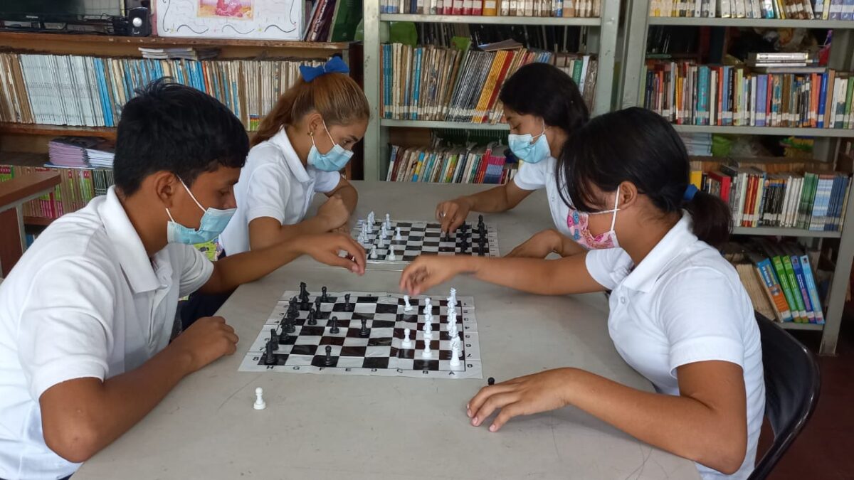 Aprendizaje y práctica de ajedrez ayuda al desarrollo cognitivo de los niños