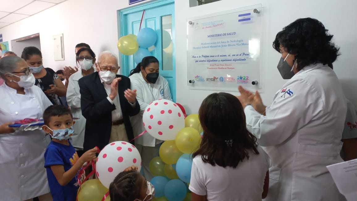 Inauguran remodelación del área de Nefrología del Hospital La Mascota
