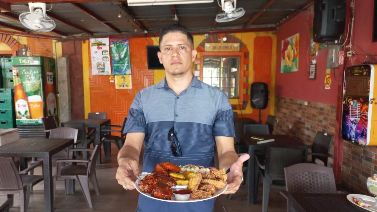 Joven emprende con Bar y Restaurante Los Gemelos, en Managua