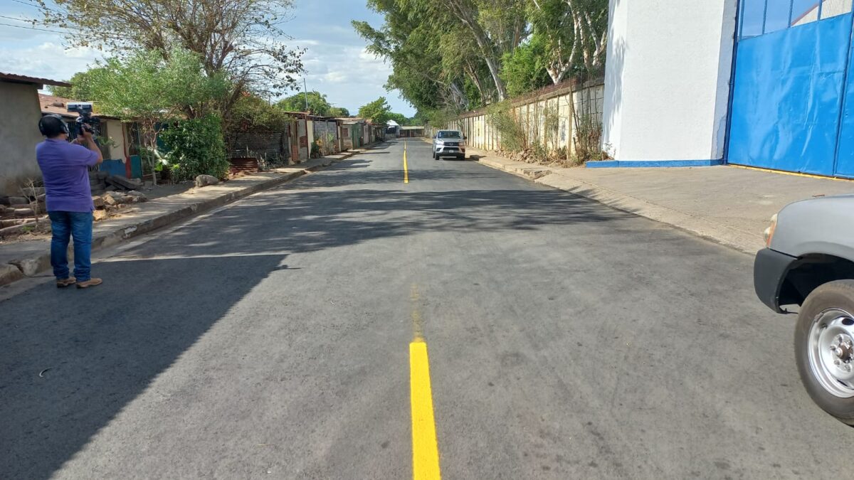 Inauguran mejoramiento vial en el barrio Jorge Cassaly de Managua