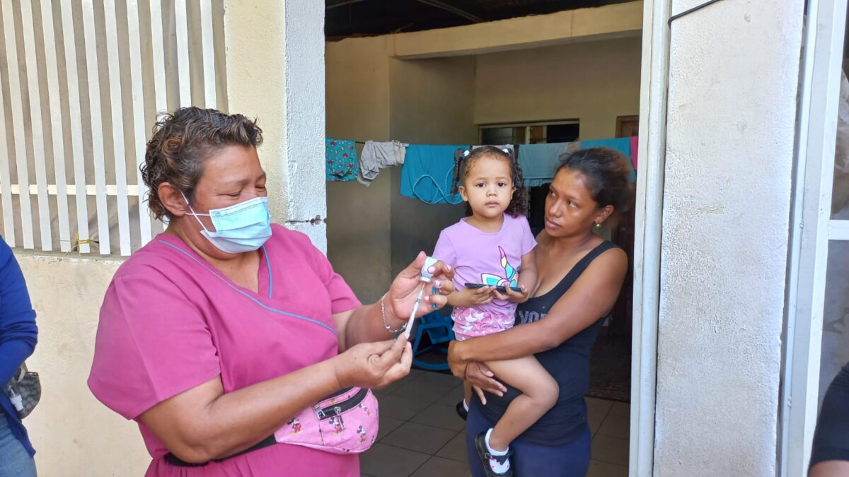 Nicaragua continúa vacunación en período de vacaciones