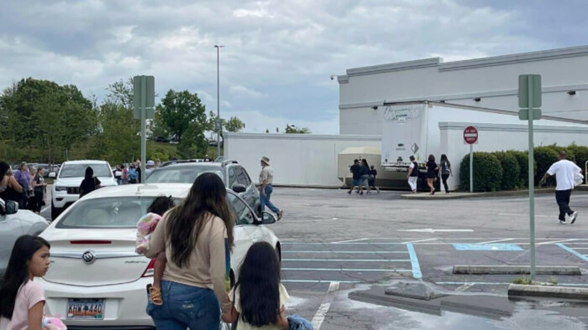 EE.UU: varias personas heridas deja tiroteo en un centro comercial