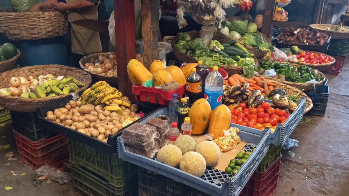 Estabilidad de precios en los alimentos del mercado Virgen de Candelaria